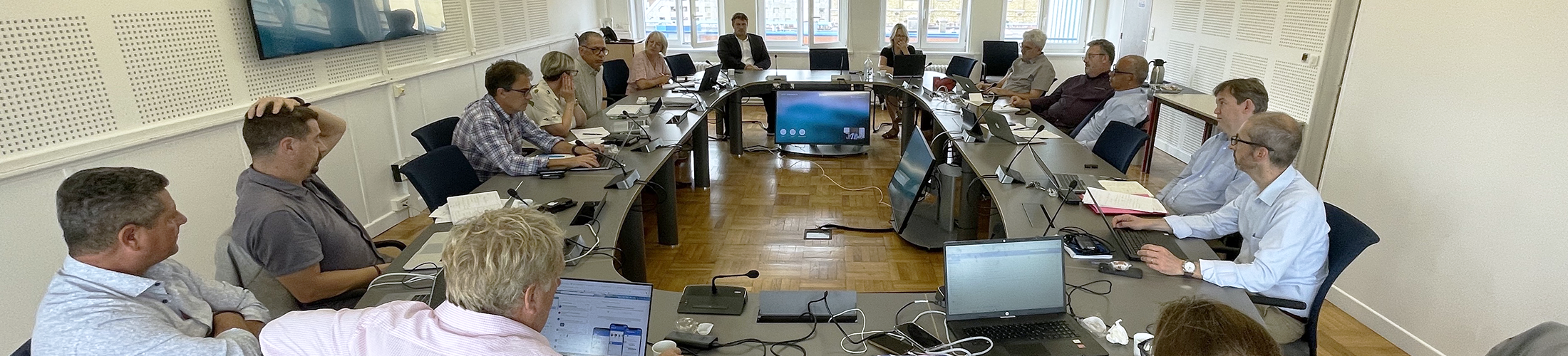 Photo d'une réunion des membres du bureau stratégique de l'ULCO