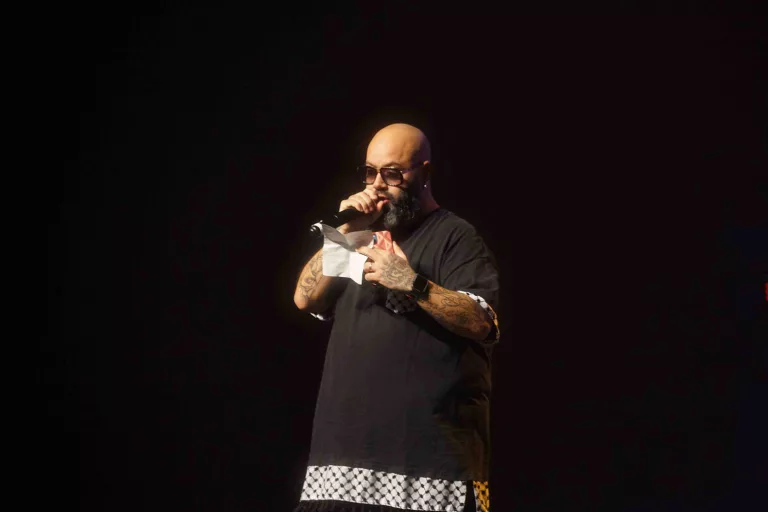 Photo illustrant la soirée de finale du concours d'éloquence Boxe avec les maux