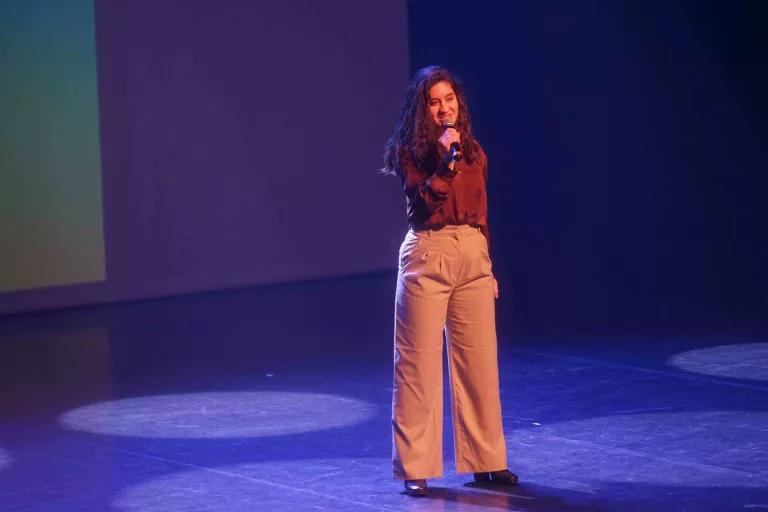 Photo illustrant la soirée de finale du concours d'éloquence Boxe avec les maux