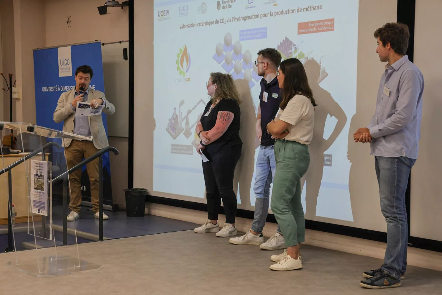 Photo d'une conférence en amphi lors de la 1re Rencontre Universités - Entreprises