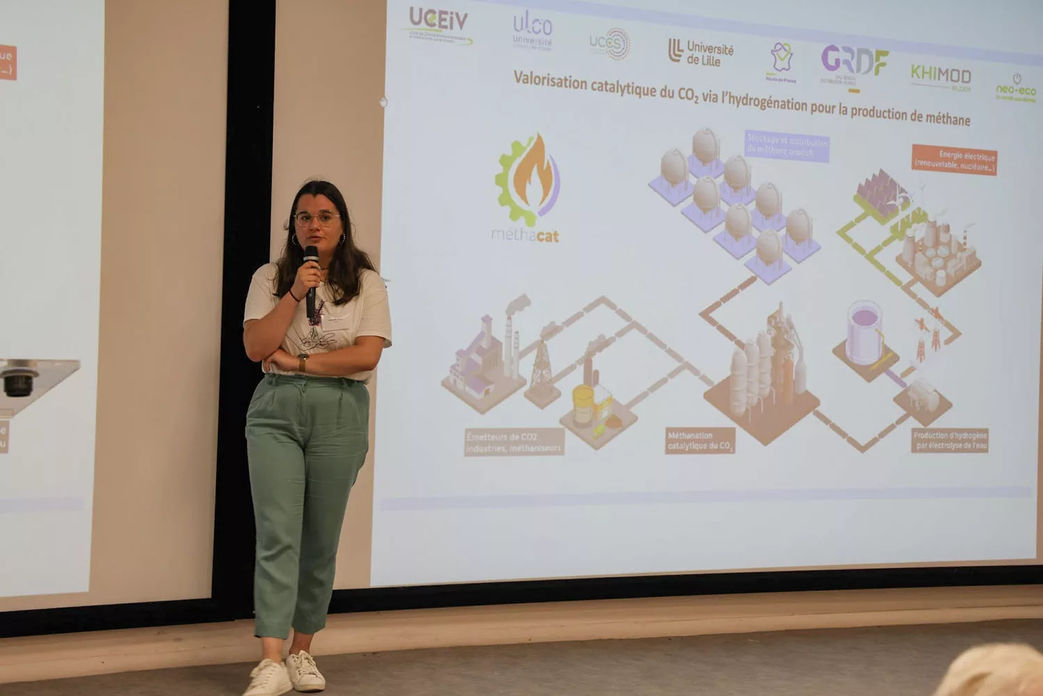 Photo d'une conférence en amphi lors de la 1re Rencontre Universités - Entreprises