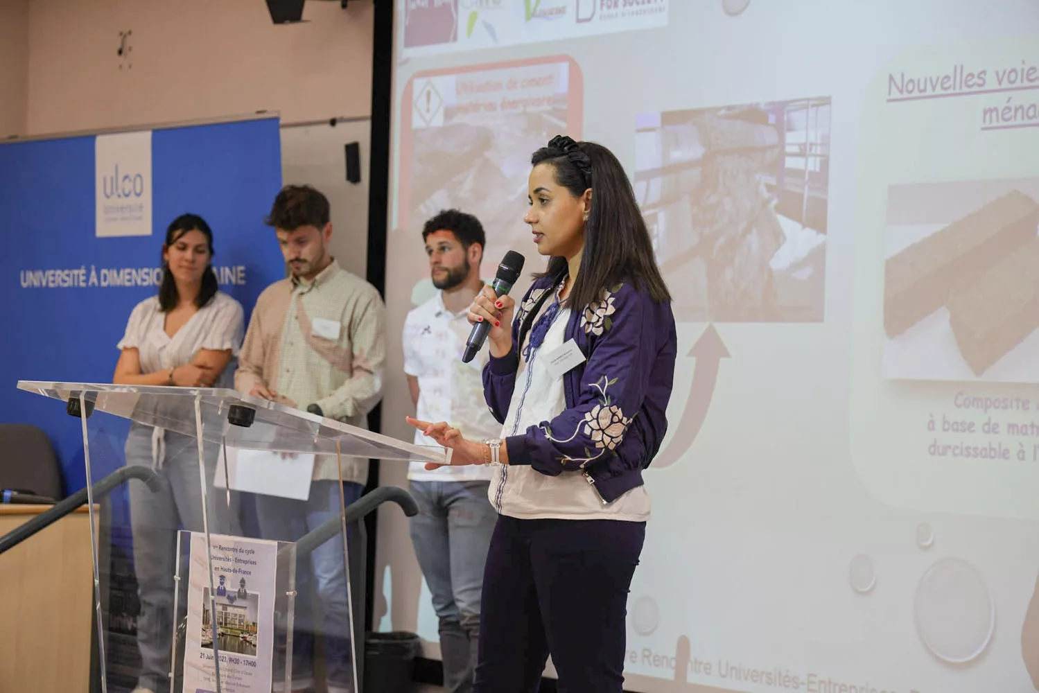 Photo d'une conférence en amphi lors de la 1re Rencontre Universités - Entreprises