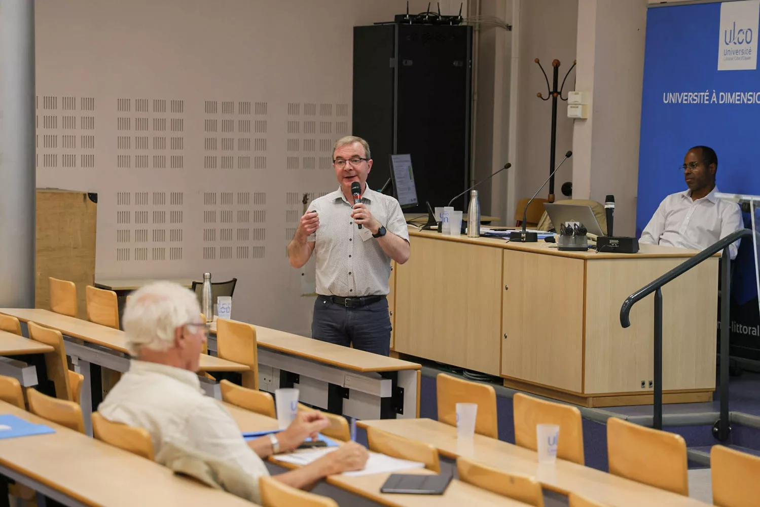 Photo d'une conférence en amphi lors de la 1re Rencontre Universités - Entreprises