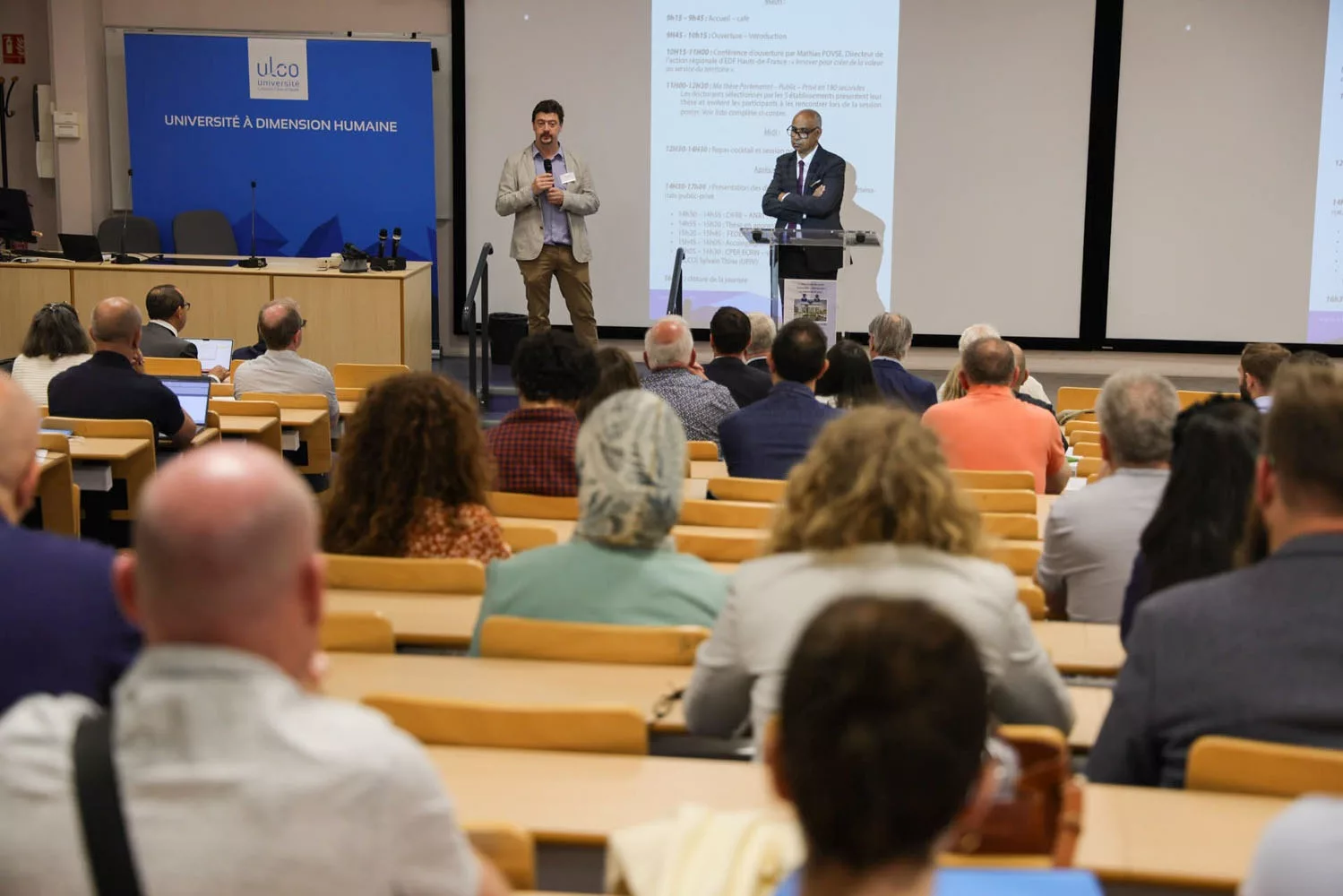 Photo d'une conférence en amphi lors de la 1re Rencontre Universités - Entreprises