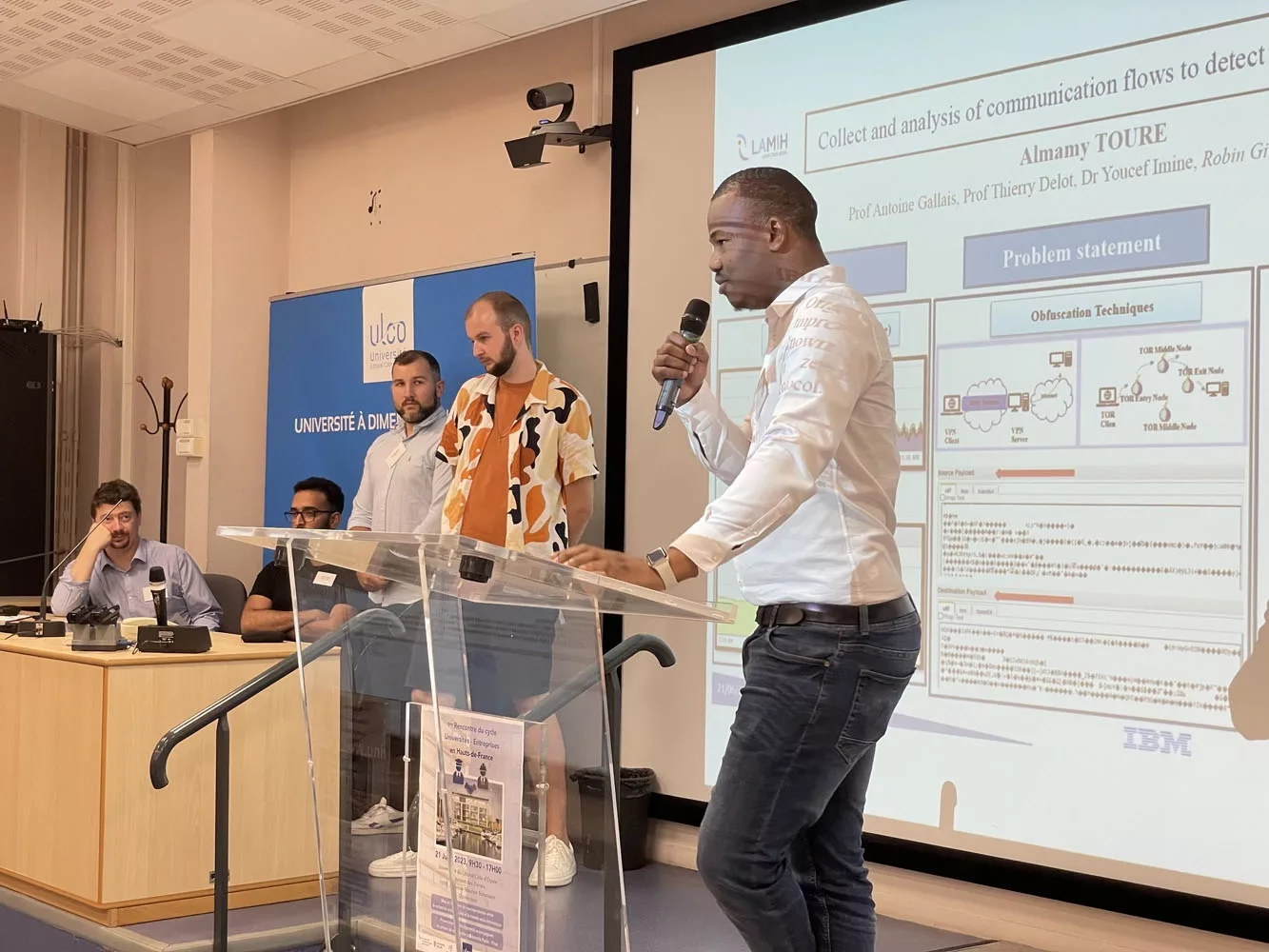 Photo d'une conférence en amphi lors de la 1re Rencontre Universités - Entreprises