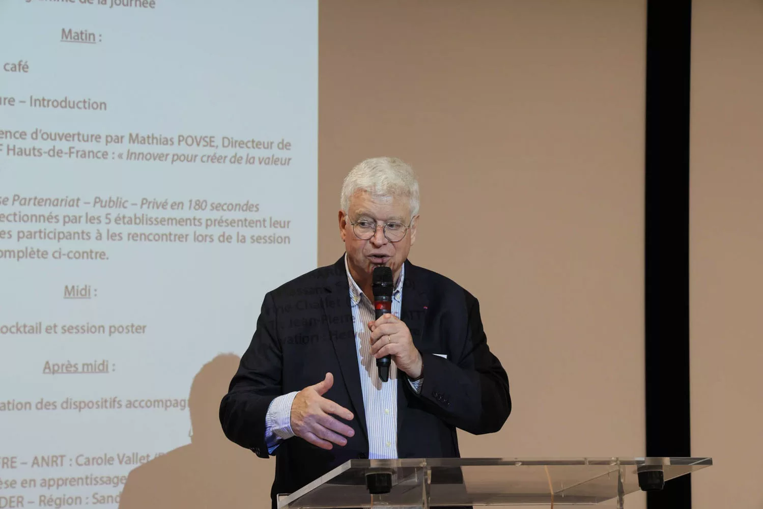 Photo d'une conférence en amphi lors de la 1re Rencontre Universités - Entreprises