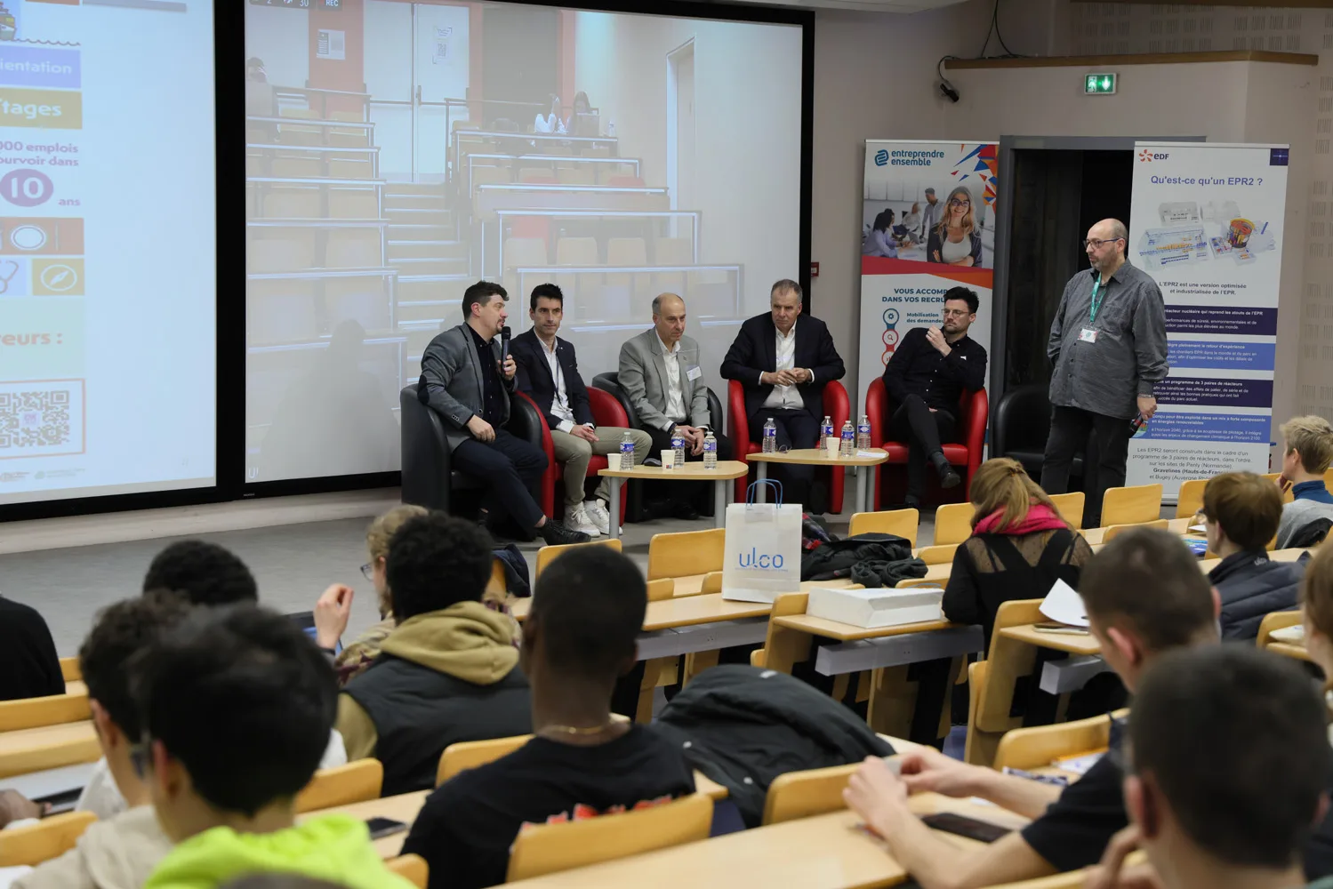 Photo en amphi d'une conférence