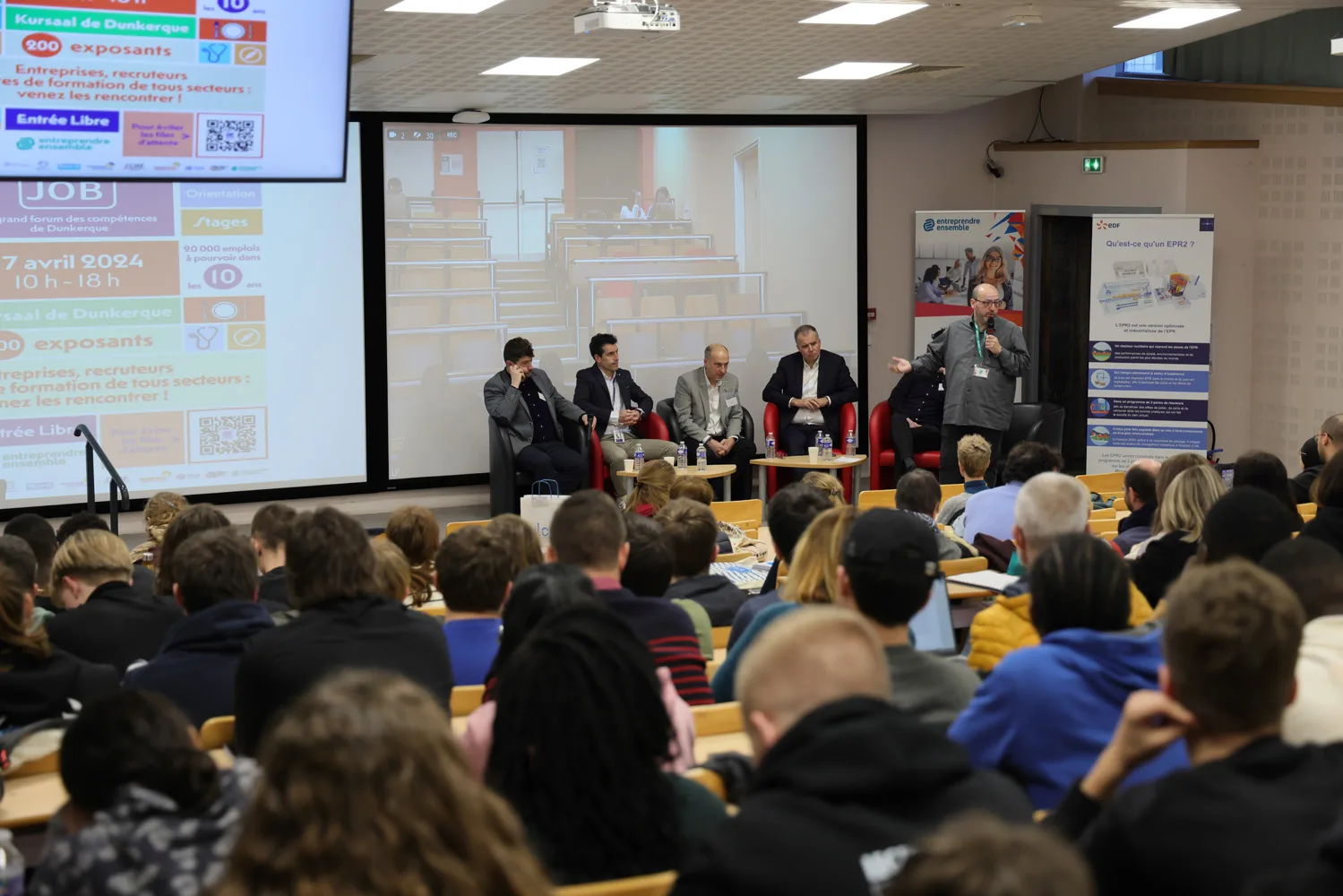 Photo en amphi d'une conférence