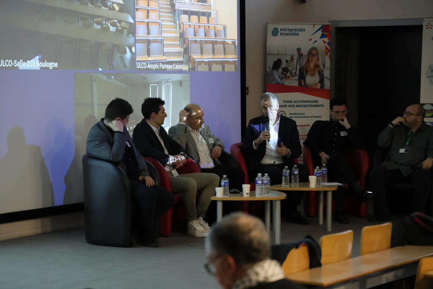 Photo en amphi d'une conférence