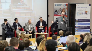 Photo en amphi d'une conférence