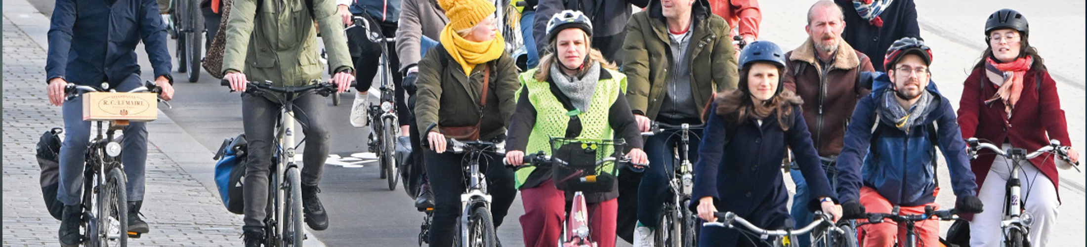Photo de cyclistes en ville