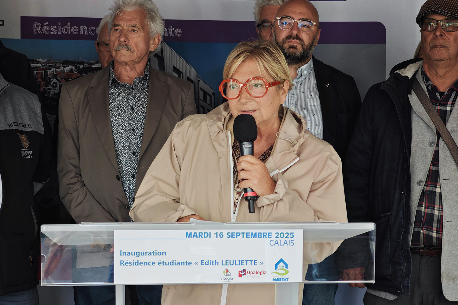 Photo des personnalités lors de l'inauguration de la résidence Edith Leuliette
