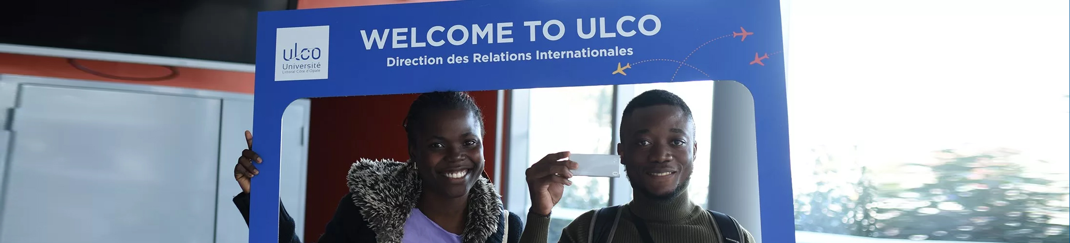 Photo d'étudiants internationaux souriants