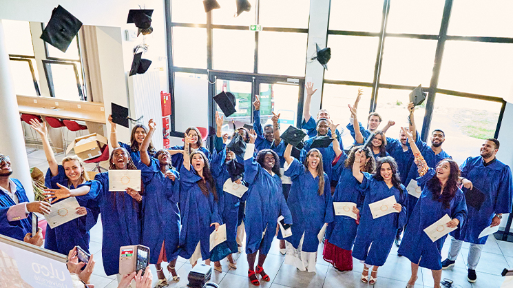 Retour en images sur la cérémonie de remise des diplômes du Master MCI 2025