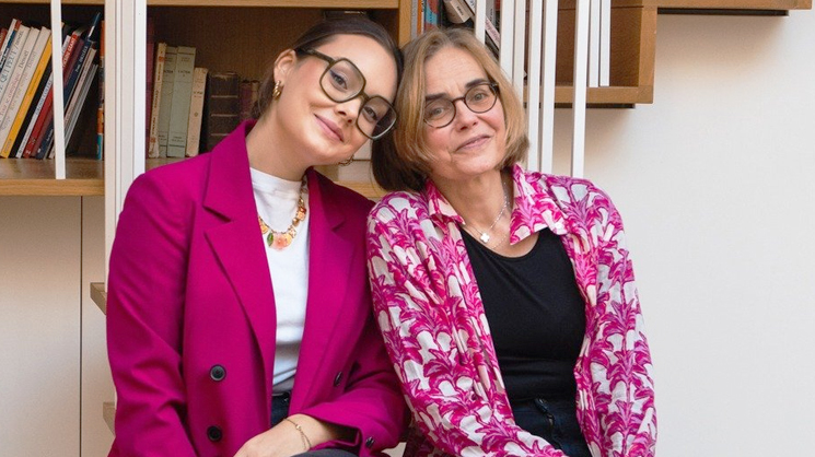 Photo d'une étudiante et de sa mère