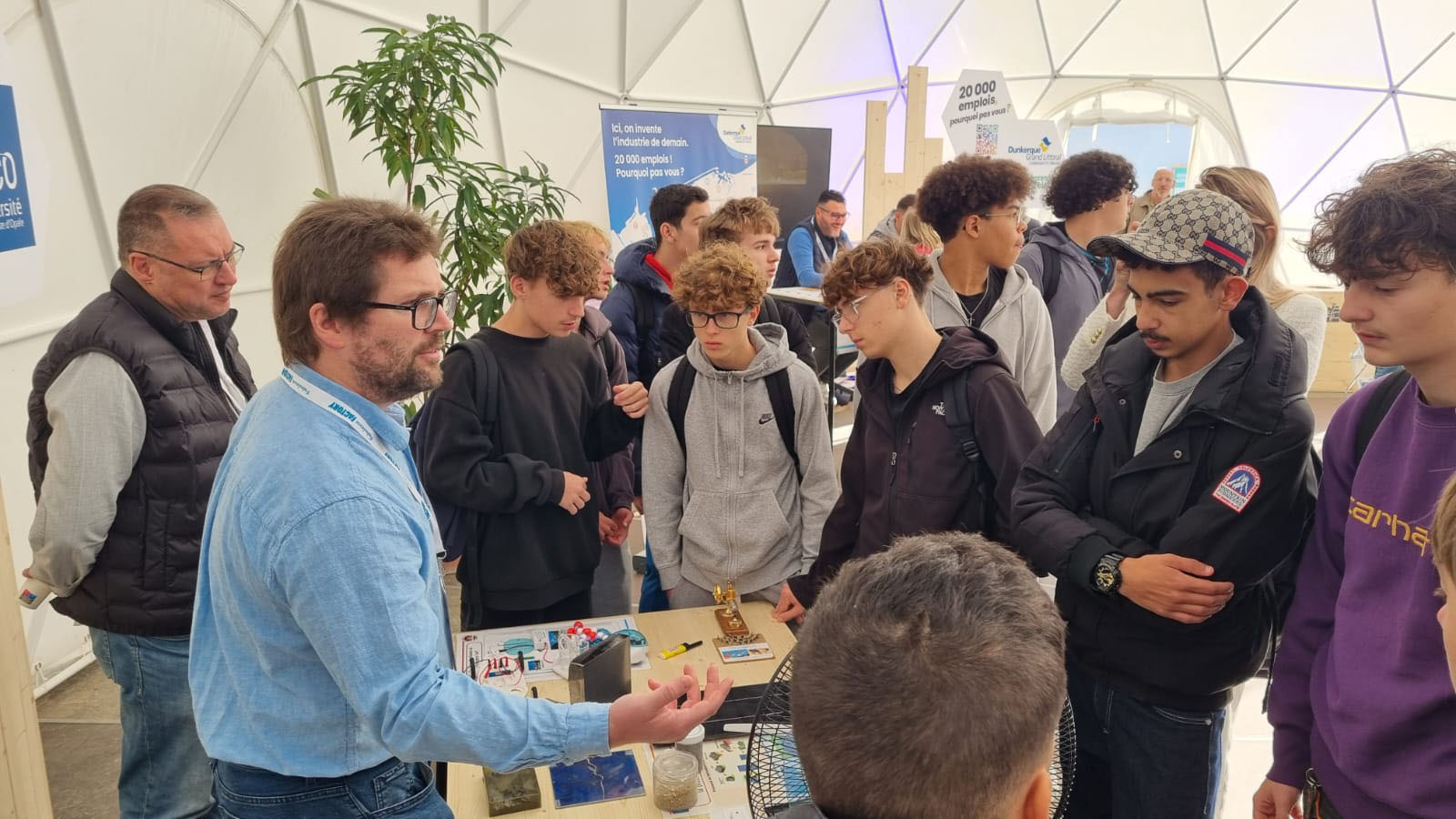 Photo des stands ULCO lors de la Fabuleuse factory 2025 à Dunkerque