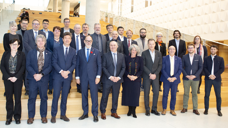 Photo de la nouvelle entente avec l'Université d'Ottawa et le Canada