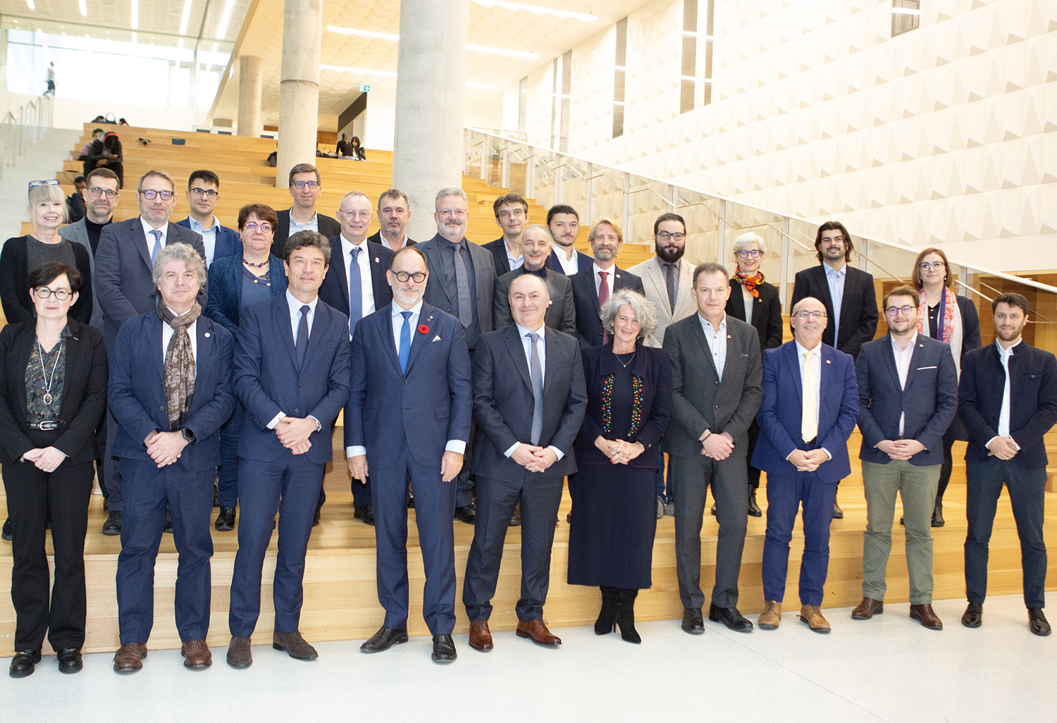 Photo de la nouvelle entente avec l'Université d'Ottawa et le Canada
