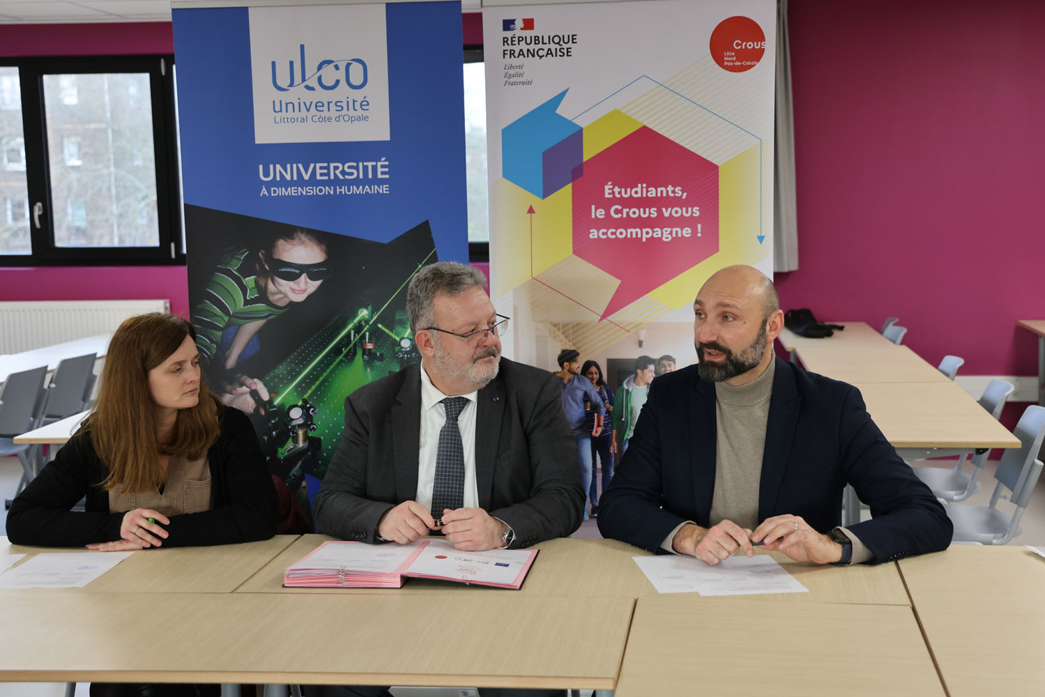 Photo de la signature de convention CSME