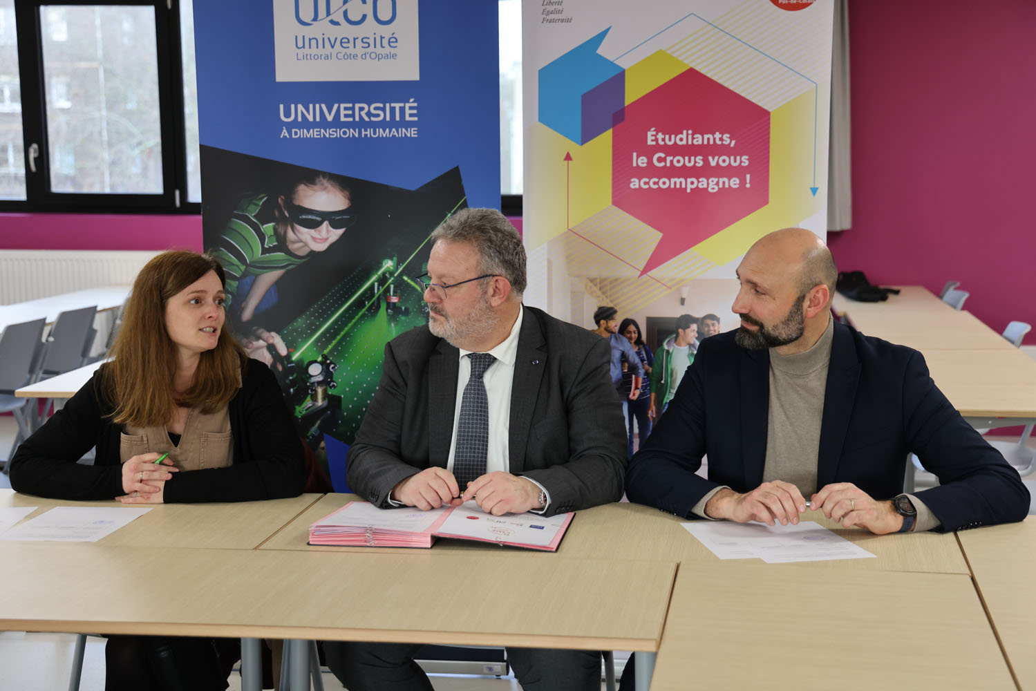 Photo de la signature de convention CSME