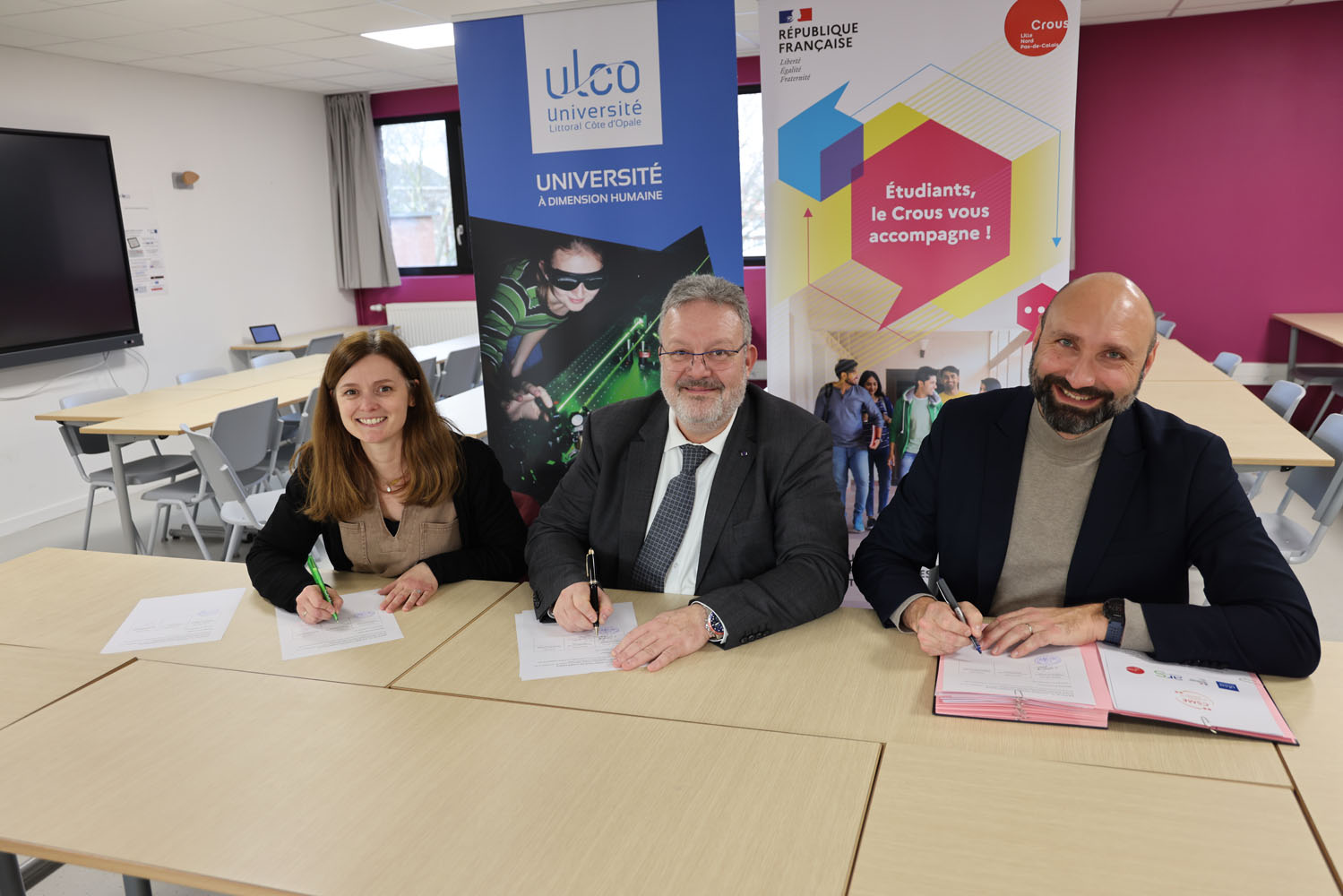 Photo de la signature de convention CSME